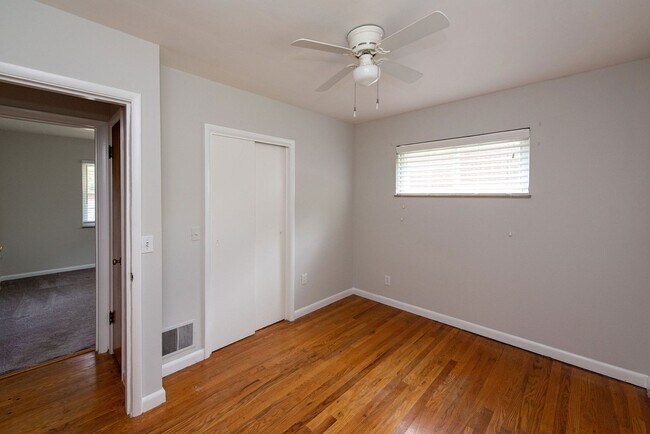 Building Photo - 3627 Edgebrook Dr