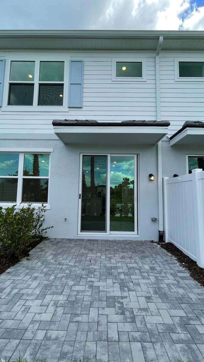 Building Photo - 209 Preserve Trl S
