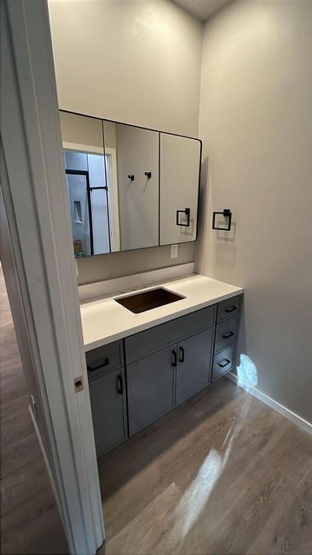 Building Photo - August 2026 Prelease! 5 Bedroom House 2 Blocks from CU