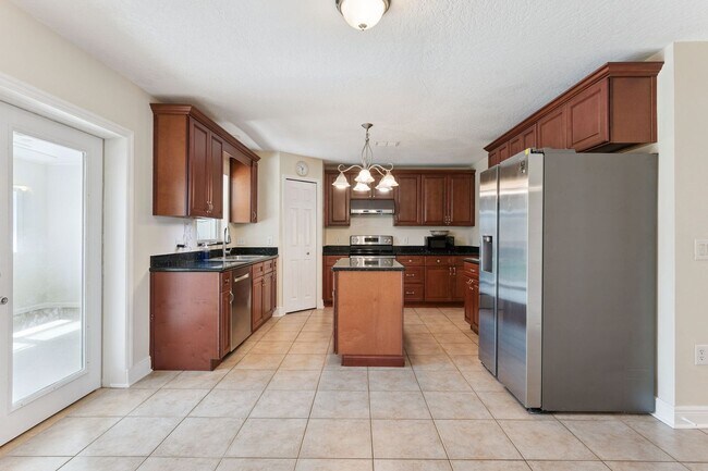 Building Photo - 2907 Holly Berry Ct