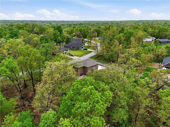 Building Photo - 276 Kinross Dr