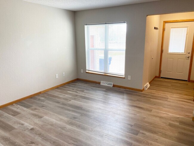 Building Photo - 1933-35 Northwestern Ave