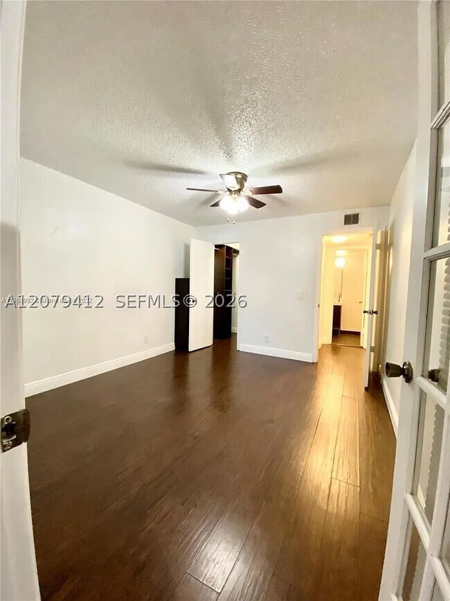 Building Photo - 13090 Vista Isles Dr