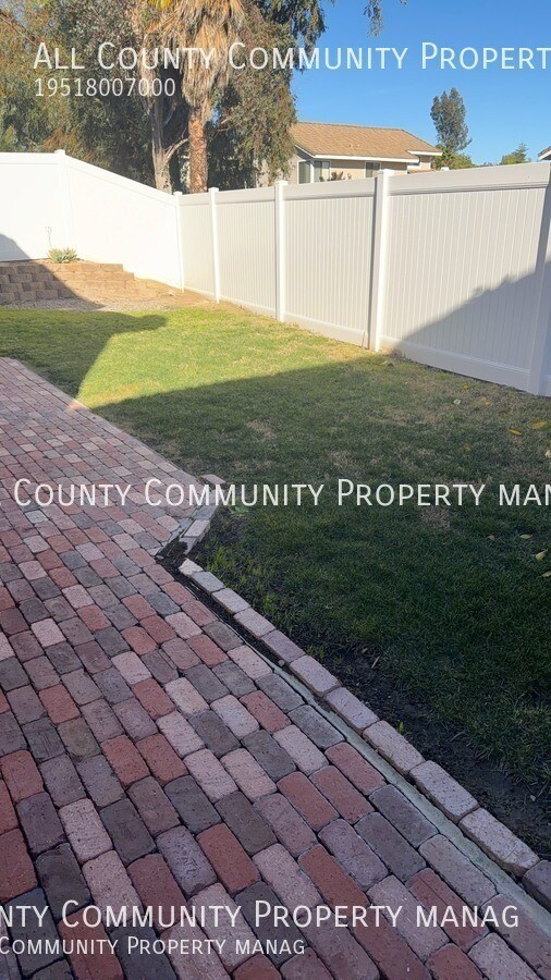 Building Photo - 42176 Chestnut Dr