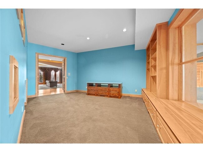 Building Photo - 1560 Bluff Creek Dr