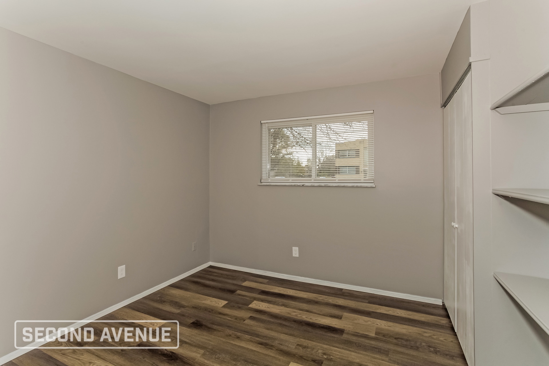 Building Photo - 940 Hollytree Dr