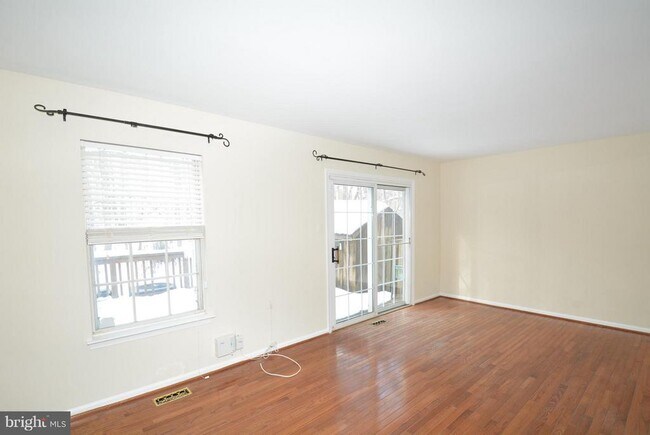 Building Photo - 10249 Quiet Pond Terrace