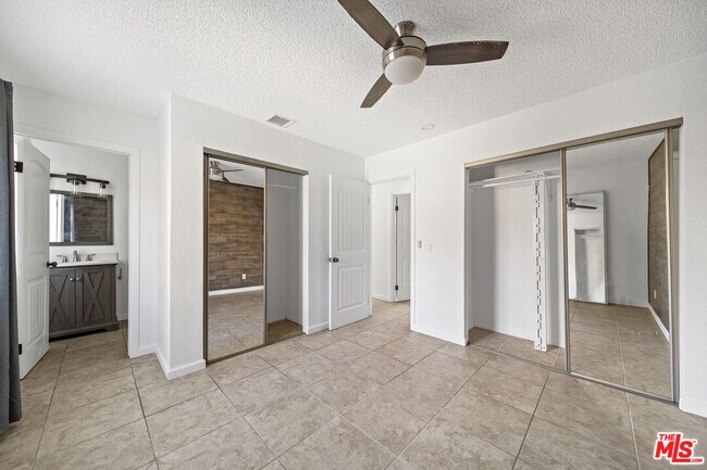 Building Photo - 3293 N Mica Dr