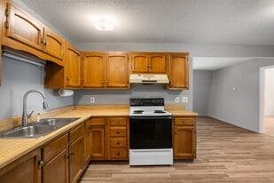 Building Photo - 511 Poplar St