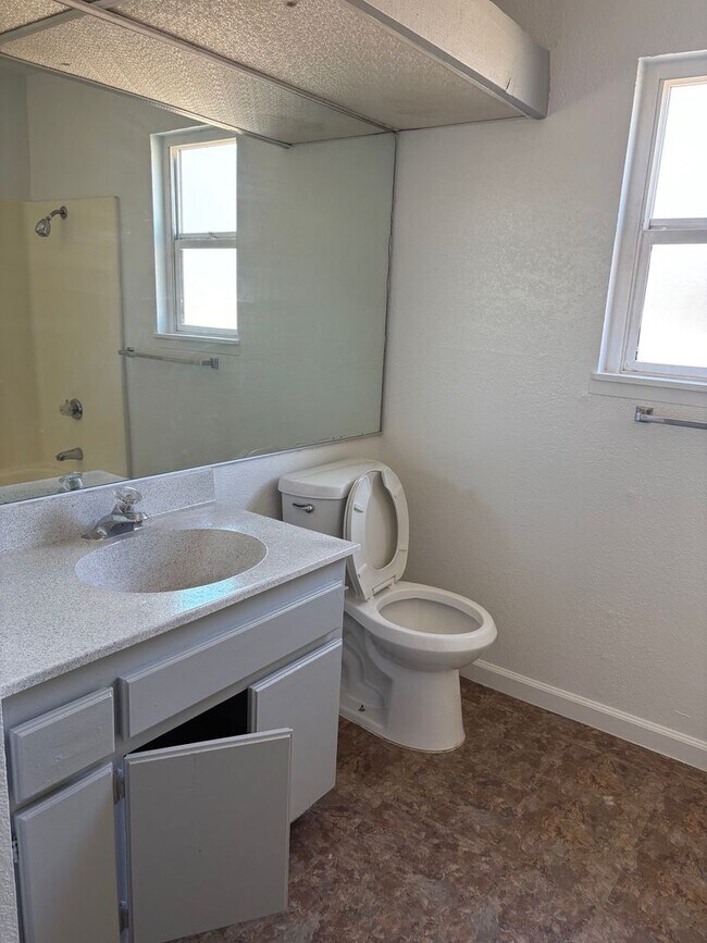 Interior Photo - Raintree Gardens