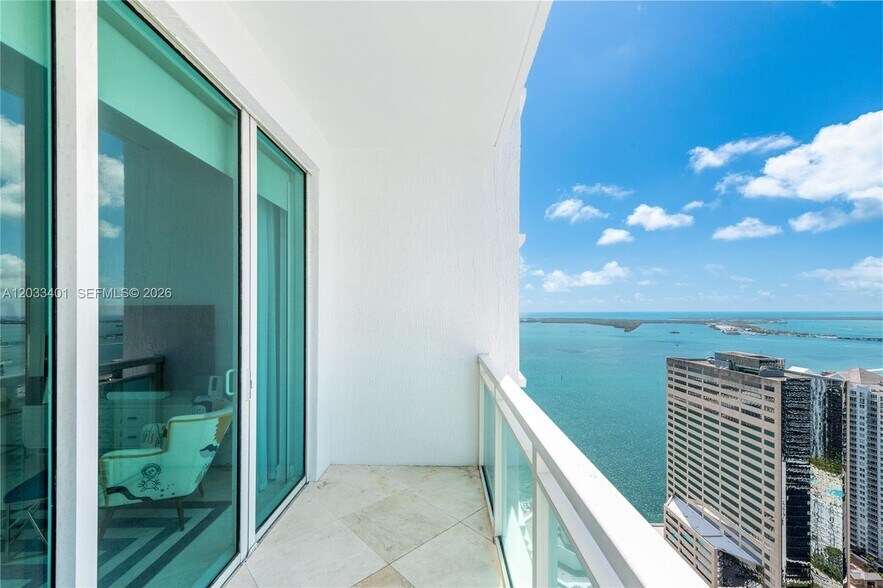 Building Photo - 950 Brickell Bay Dr