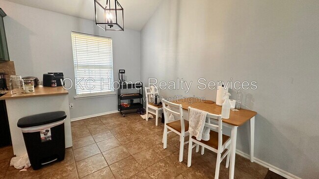 Building Photo - 3609 Green Apple Pl