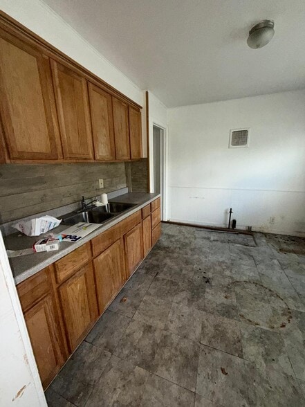 Building Photo - 3506 Brownell Blvd