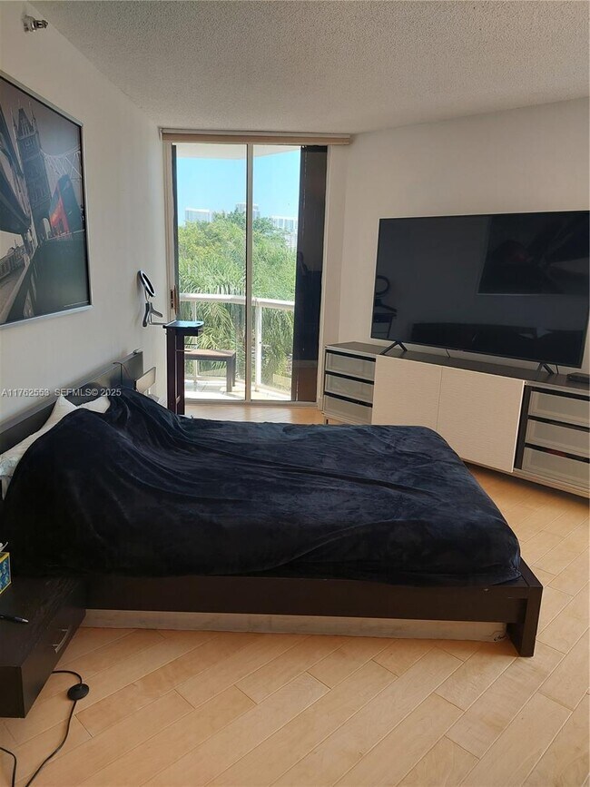 Building Photo - 3610 Yacht Club Dr