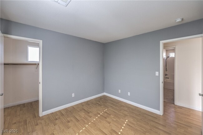 Building Photo - 6206 Clapton Way
