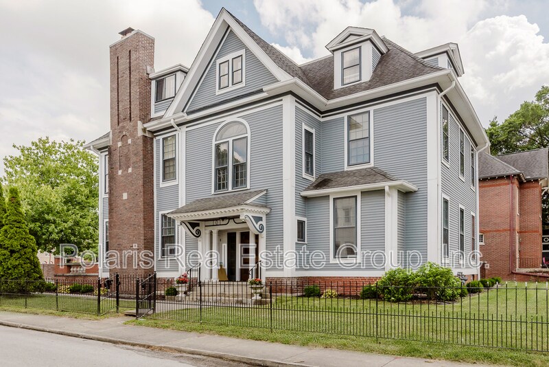 Building Photo - 101 E 14th St