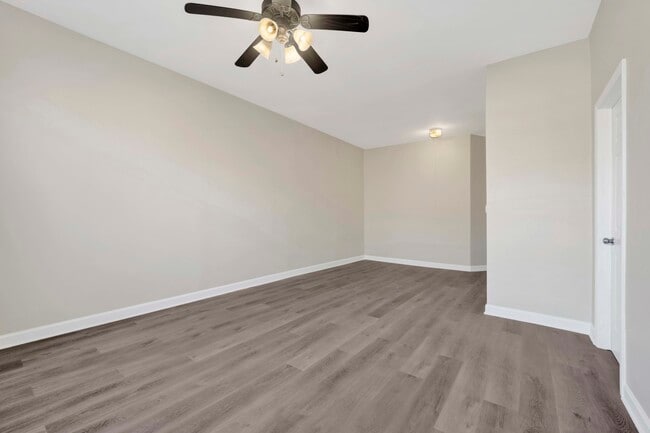 Building Photo - 3651 S Archer Ave