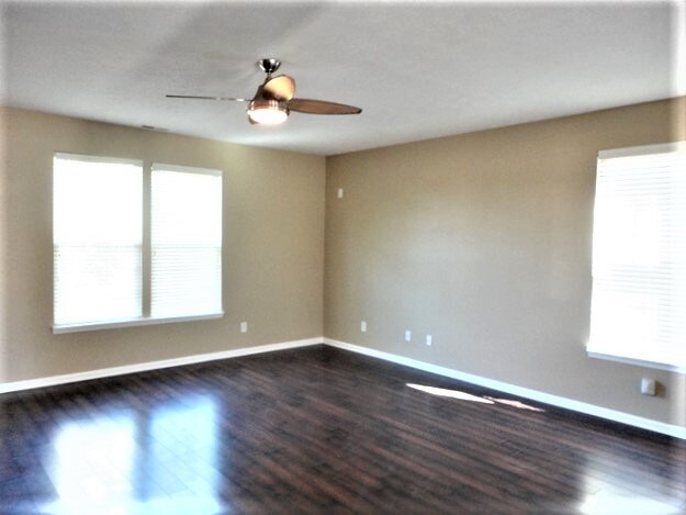 Building Photo - 5780 W Port Dr