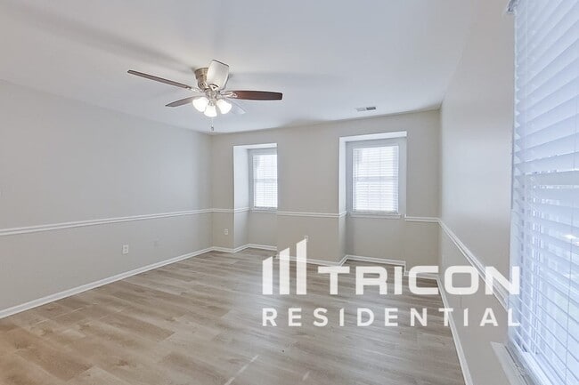 Building Photo - 5105 Aldershot Dr