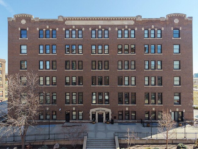Building Photo - Beebe Runyan