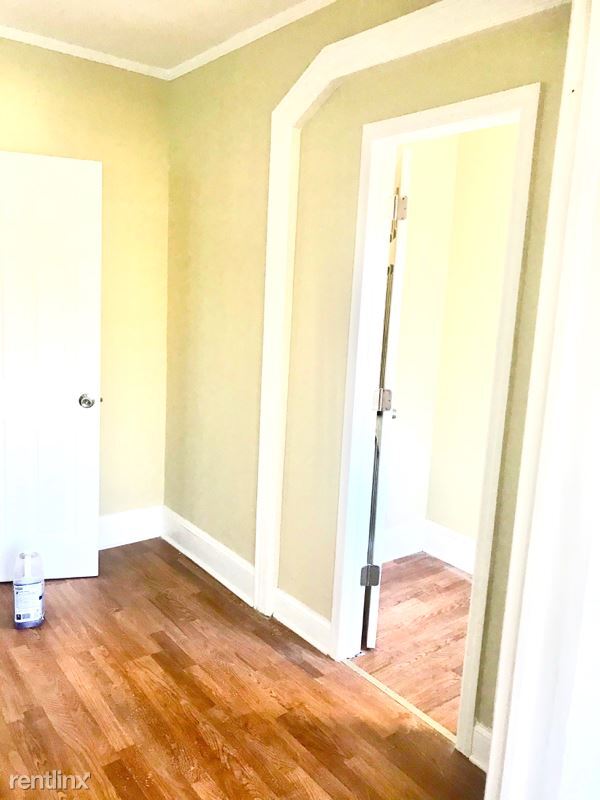 Building Photo - 3 br, 1 bath Townhome - 172 Isabella Ave