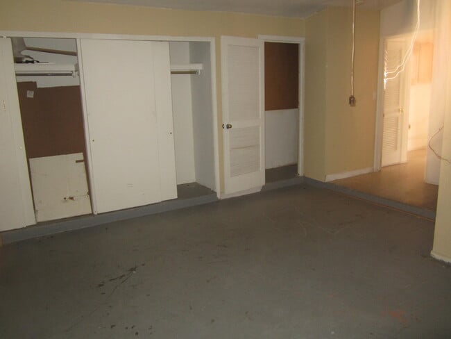 Building Photo - 6717 Southwind Dr