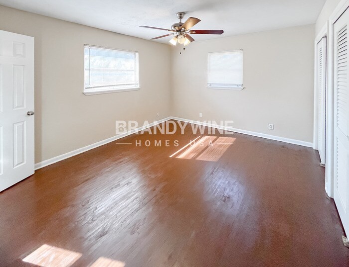 Building Photo - 930 Jorick Ct W