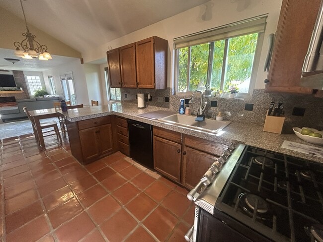 Building Photo - 1094 Gravel Hills Dr