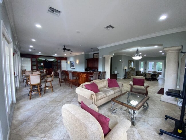 Building Photo - 1810 Florida Club Cir