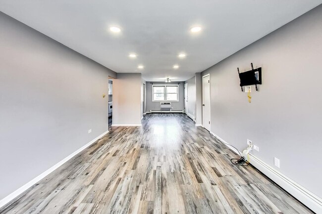 Building Photo - 6563 N Harlem Ave