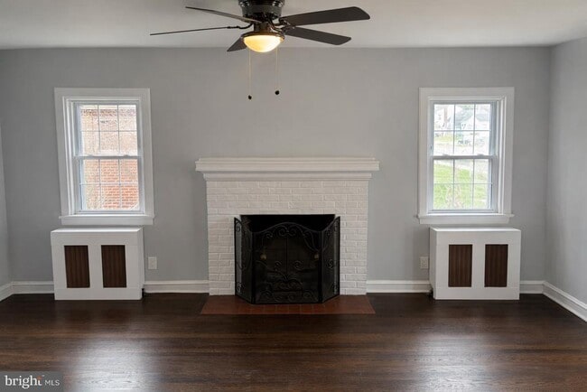 Building Photo - 203 Commonwealth Ave