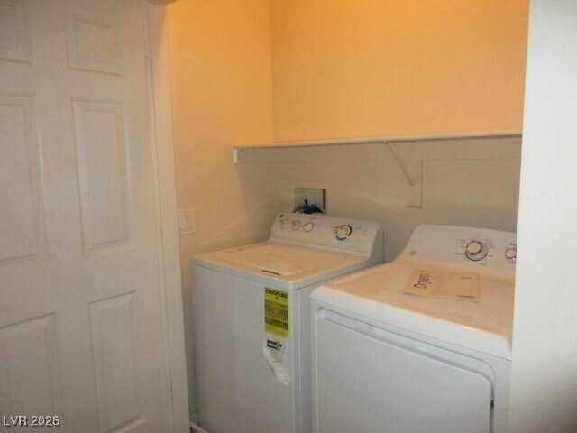 Building Photo - 6868 Sky Pointe Dr