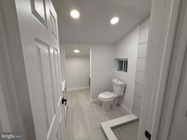 Building Photo - 42 N Cove Rd