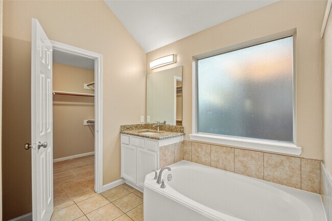 Building Photo - 10506 Pleasant Villas Ln