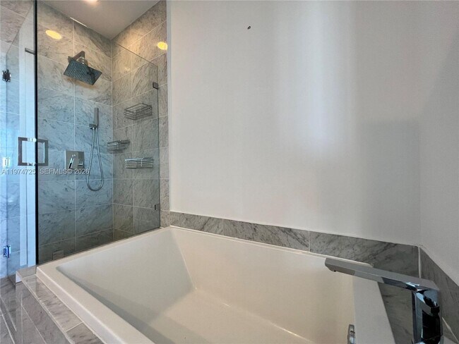 Building Photo - 801 S Miami Ave