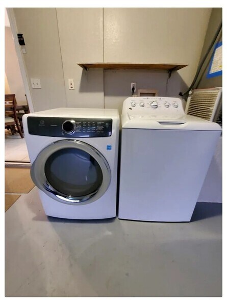 Building Photo - 5397 S Nova Rd