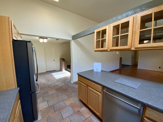 Building Photo - 4 Bedroom Single Story Home Available Near Tramway Blvd NE & Copper Ave NE!