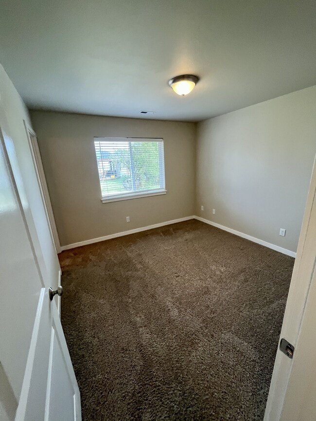 Building Photo - 1032 Cherry St