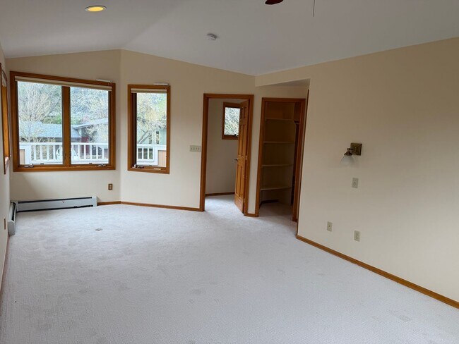 Building Photo - Perfect Table Mesa Family Home with Fully ...