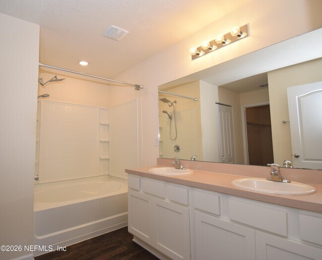 Building Photo - 3733 Shiner Dr