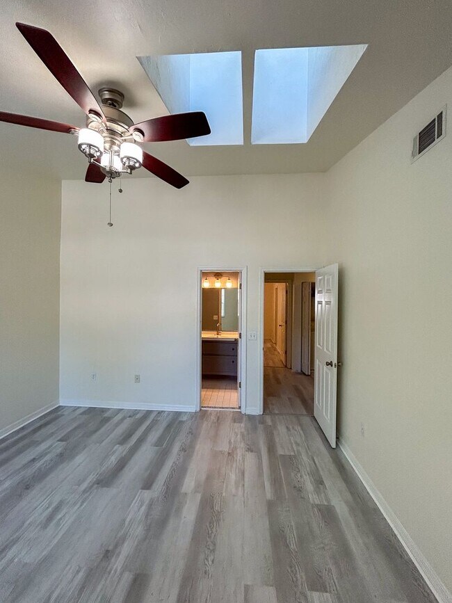 Building Photo - 5283 SW 97th Way