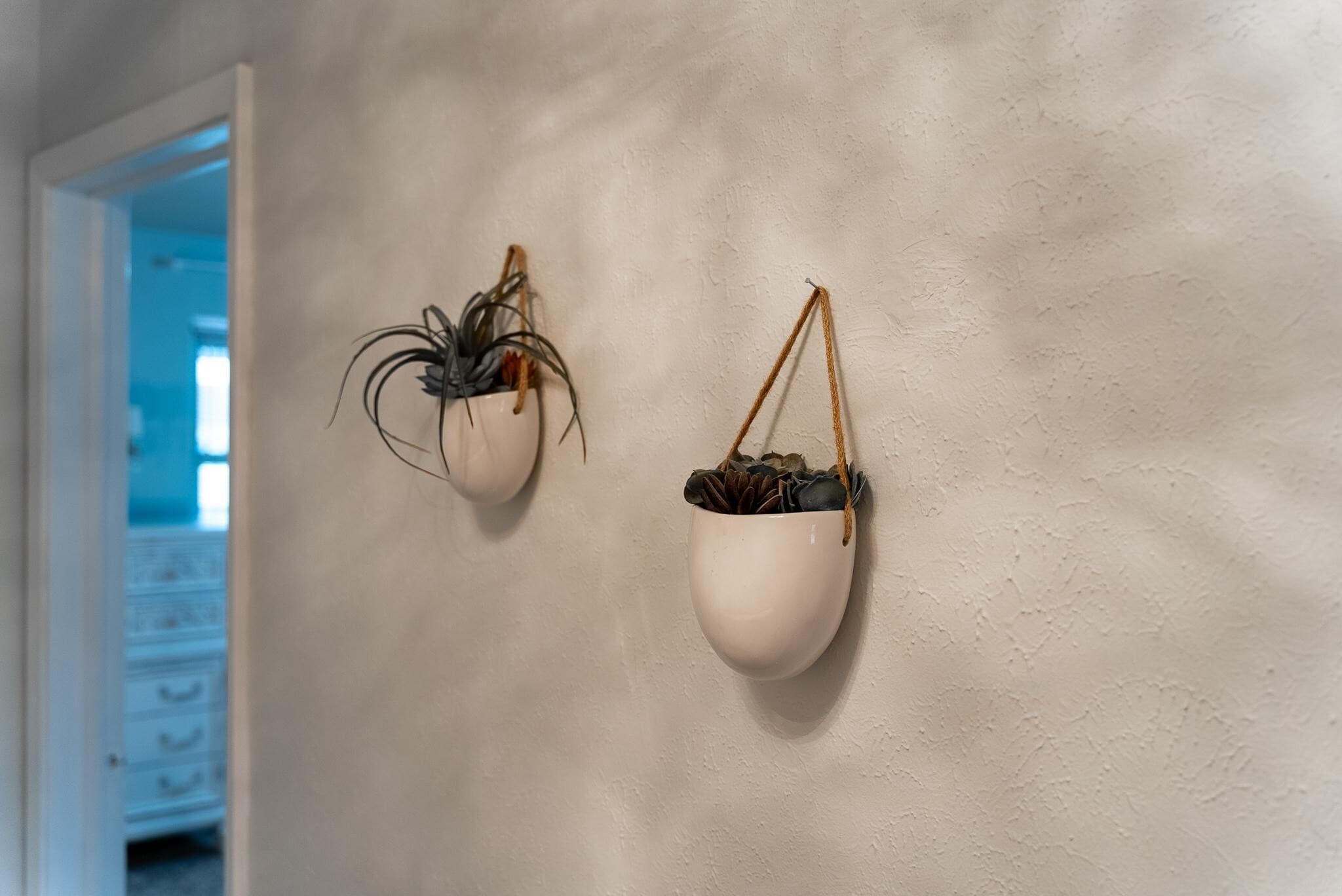 Building Photo - 1304 E Sylvan Cir