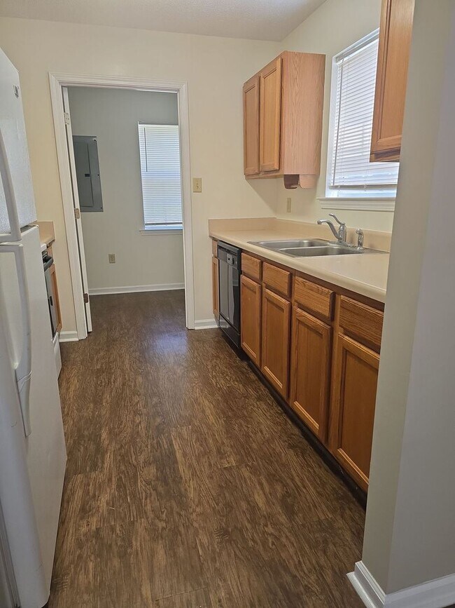 Building Photo - 9810 Whitefield Ave