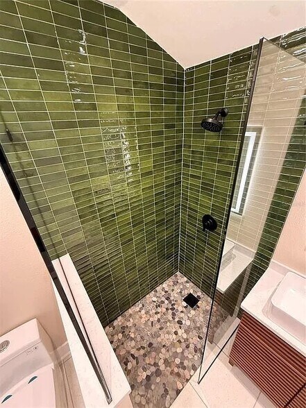 Building Photo - 238 N Main St