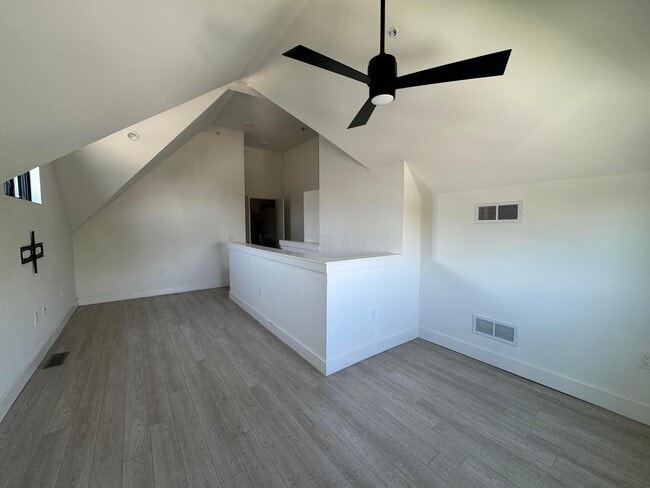 Building Photo - 973 E Broad St