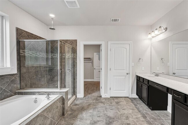 Building Photo - 5300 Cipriano Dr