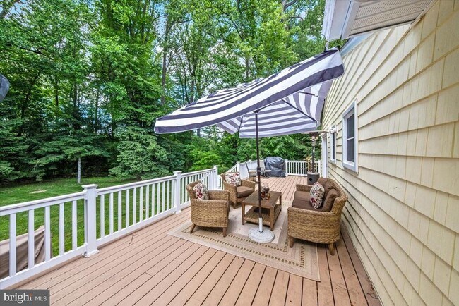 Building Photo - 40 Pine knoll Dr