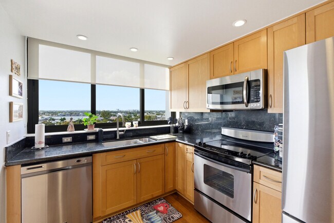 Building Photo - 1361 S Ocean Blvd