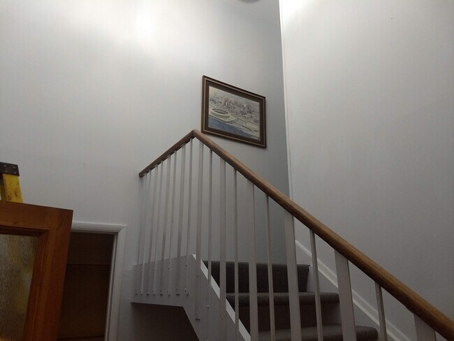 Building Photo - 926 Cedar Dr