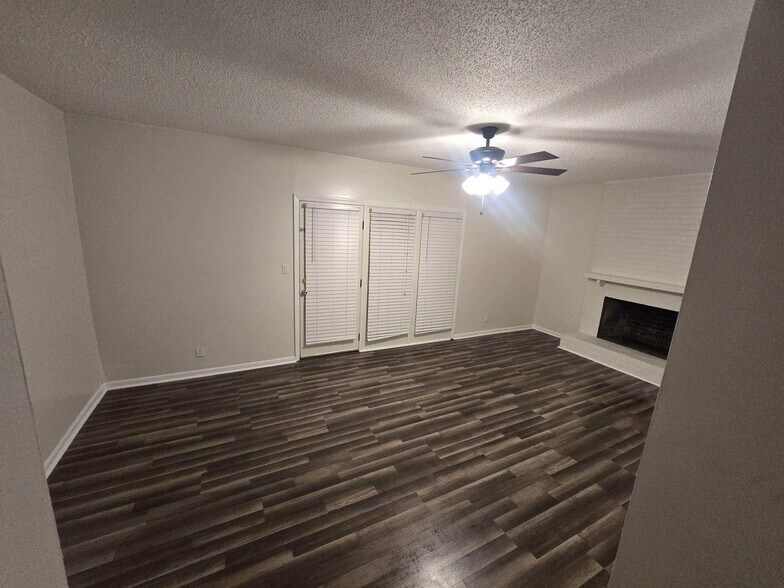 Building Photo - 583 Winding Creek Rd